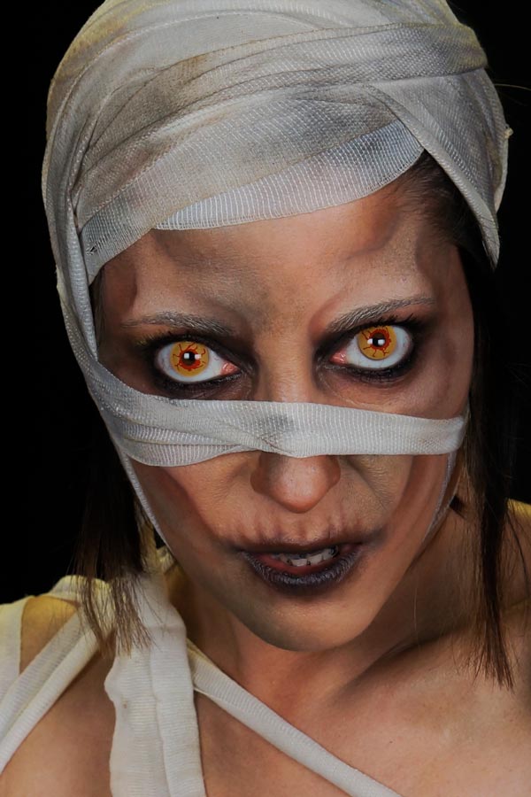Maquillage Halloween momie par Alicia Ré maquilleuse professionnelle pour Face2Face Makeup